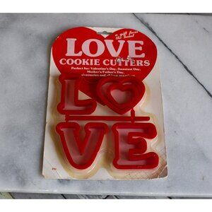Vintage ENSAR LOVE COOKIE CUTTERS Plastic Red Valentines Mother's Day NOS